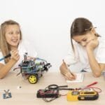 Robótica na Educação: 7 Benefícios e Como Transformar o Aprendizado