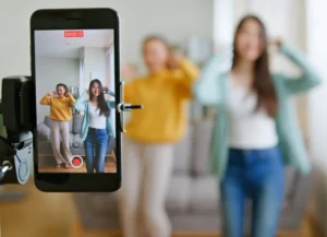 A nova onda tecnológica e as dancinhas na internet